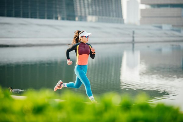 Les Avantages Surprenants de la Musculation des Bras pour Améliorer Votre Posture