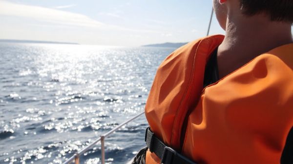 Découvrez comment un gilet de sauvetage protège en mer